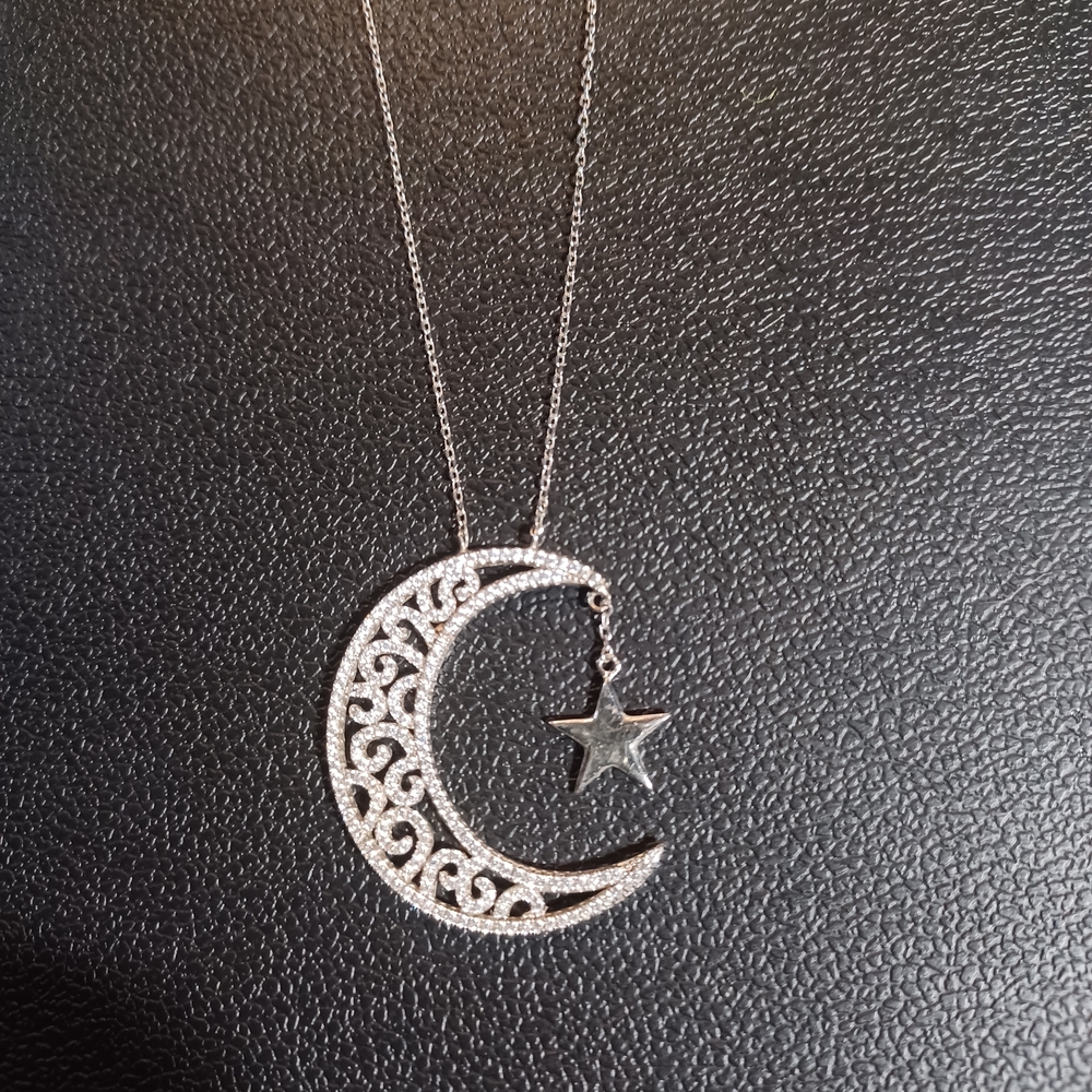 Source Unknown Silver Moon and Star Necklace